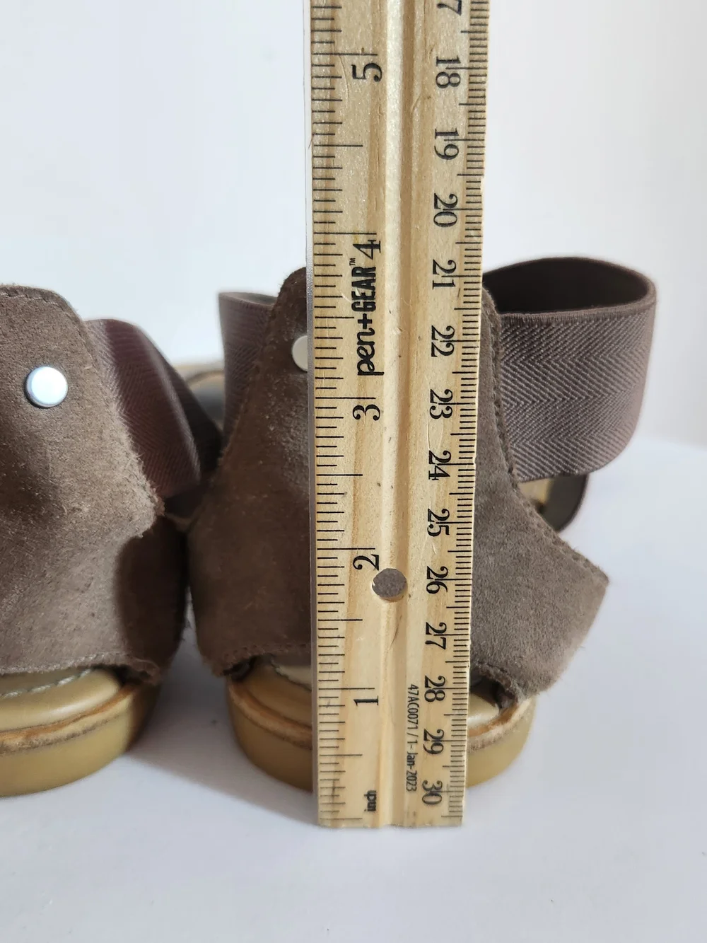 Sorel Ella Brown and Gold Slip On Sandals Leather and Elastic Straps Size 9.5